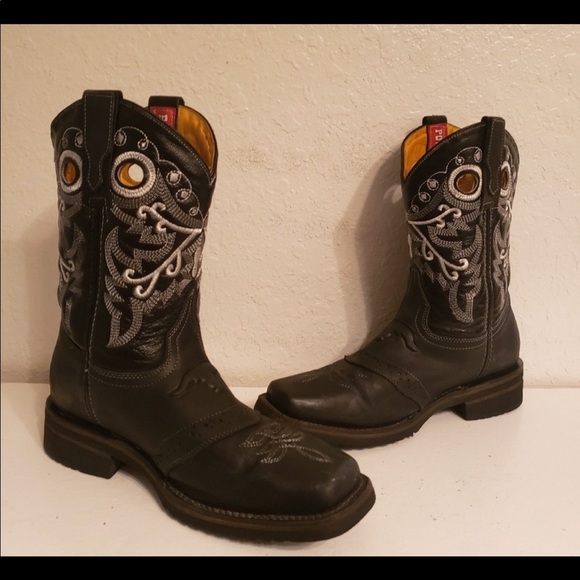 Cowboy boots - Picture 1 of 3